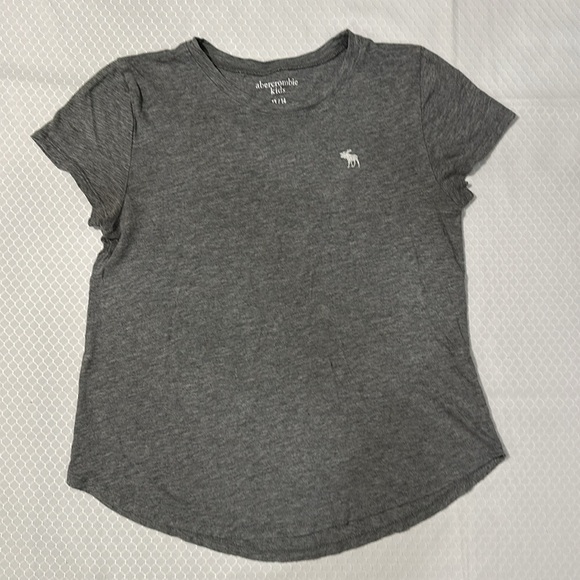 Set of 4 Abercrombie kids cotton t shirts, comfortable! - Picture 9 of 10